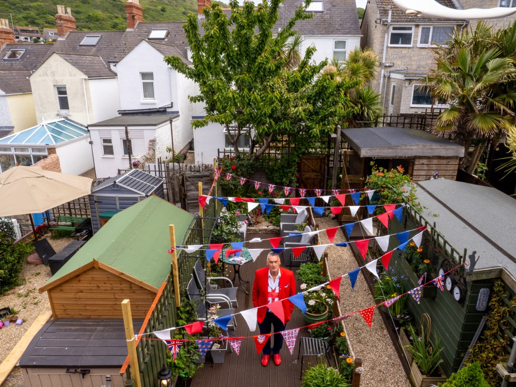 Geoff Day in his garden ahead of a Queen’s Platinum Jubilee party for family and friends on June 04, 2022 in Portland, England. Image Credit: Peter Dench   SINGLE USE ONLY