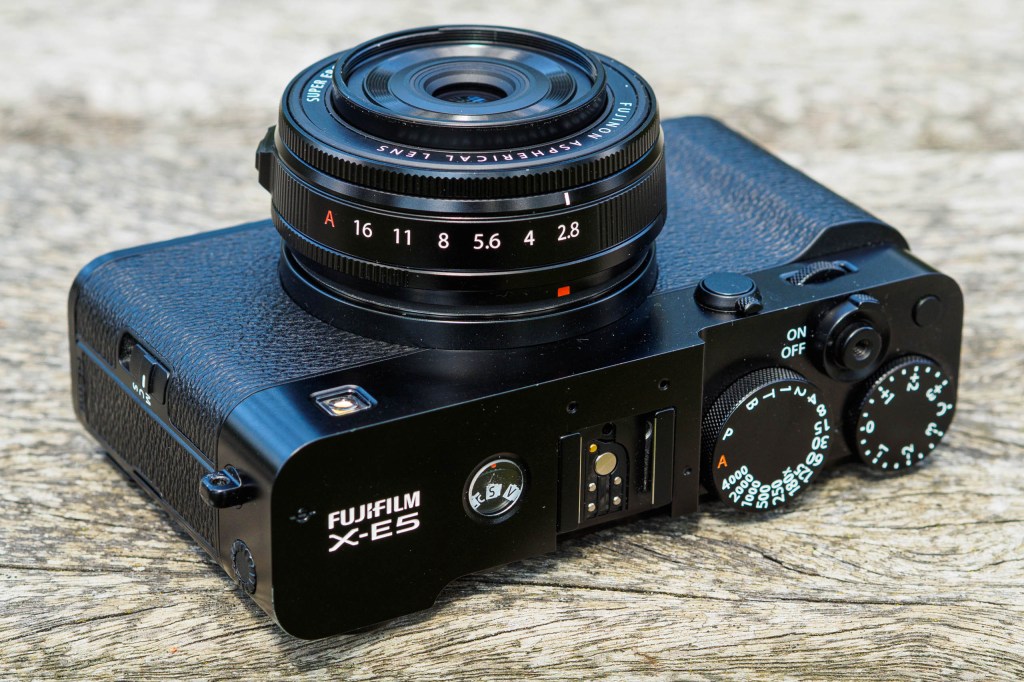 Fujifilm XF 23mm F2.8 R WR set to minimum focus.