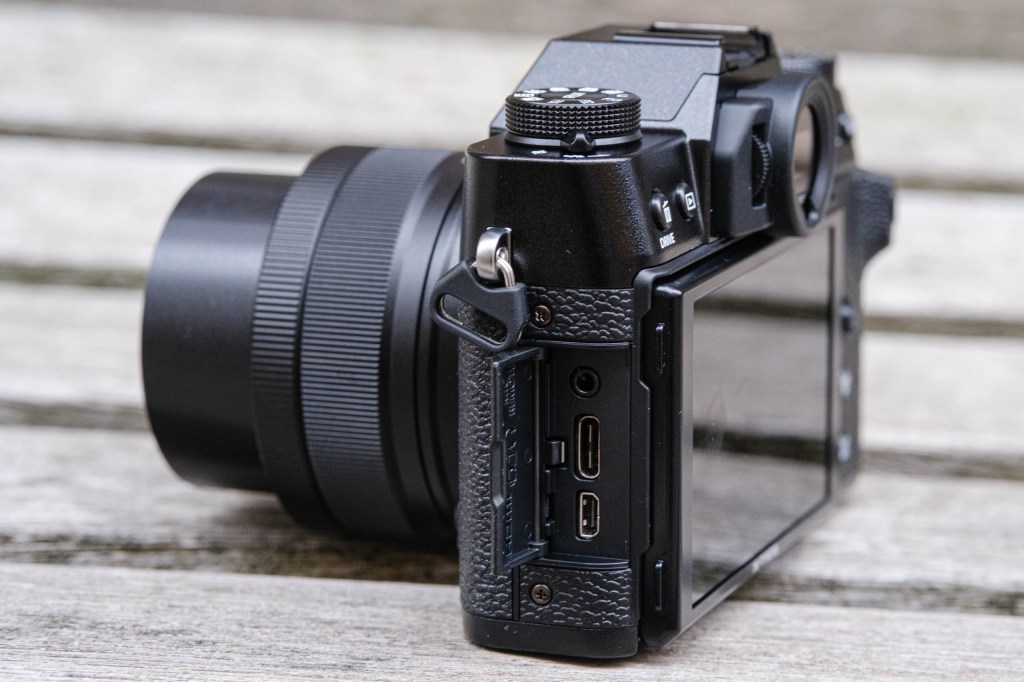 Fujifilm X-T30 III connector ports
