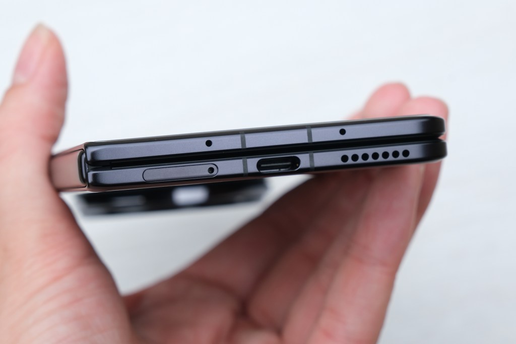 close up of charging port on honor magic v5