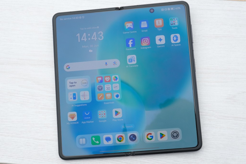 honor magic v5 phone unfolded showing screen