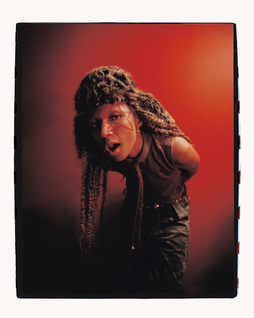 portrait of singer lava la rue