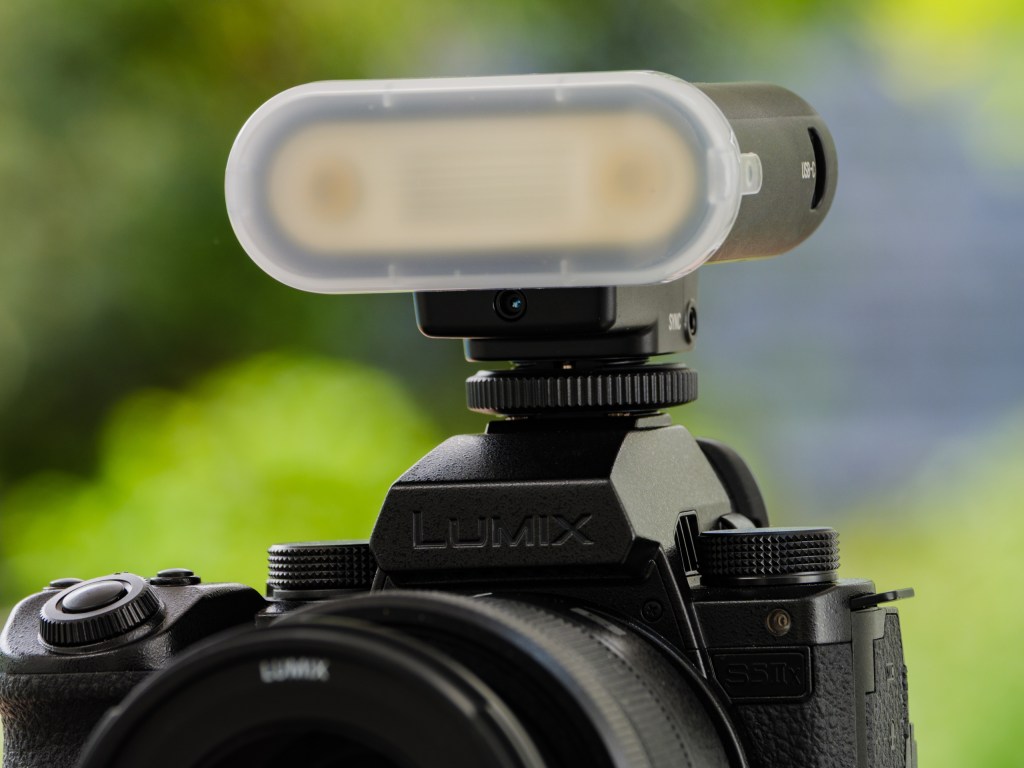 Neewer Z160 clip-on diffuser.