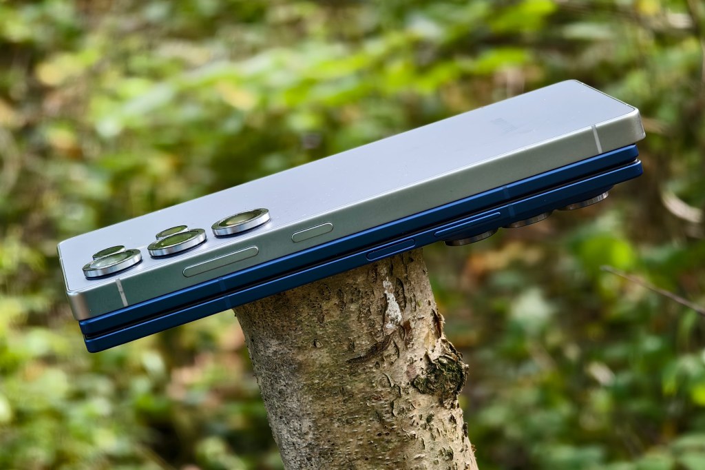 Samsung Galaxy Z Fold7 in blue (bottom) S25 Ultra (top). Photo Joshua Waller