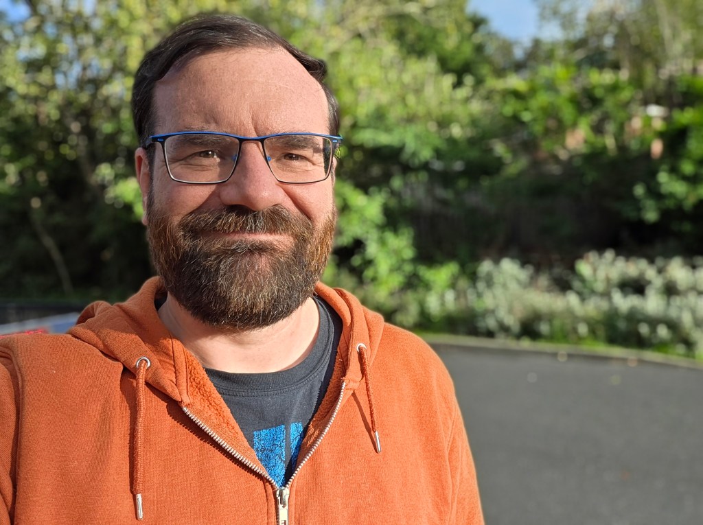 Selfie taken with the 30mm selfie camera (10mp) with portrait blur. JW