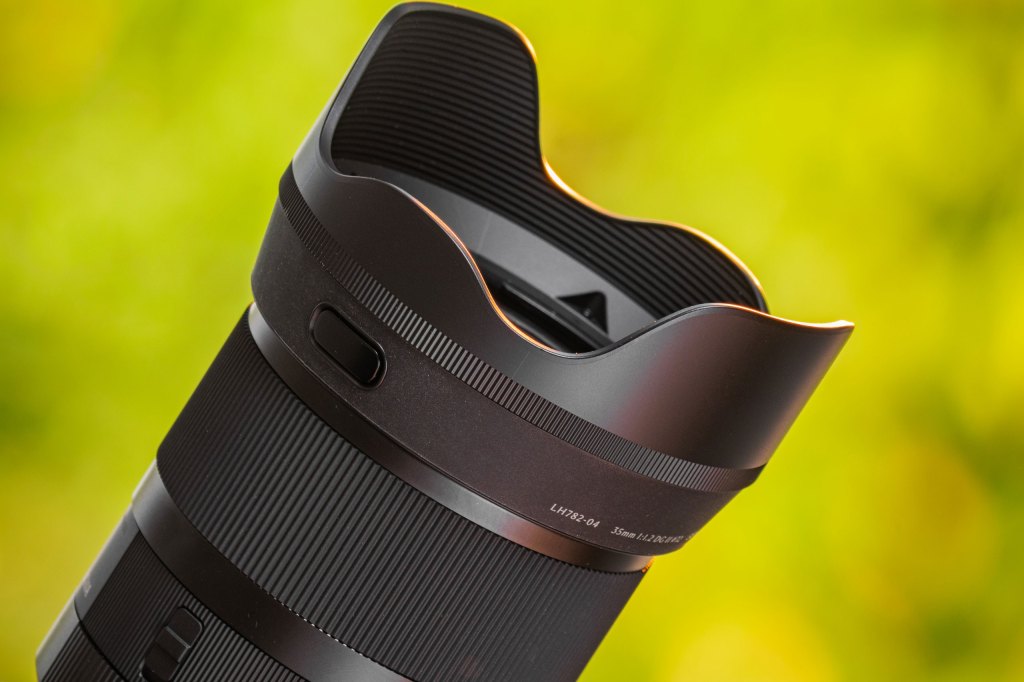 Sigma 35mm F1.2 DG II Art with lenshood