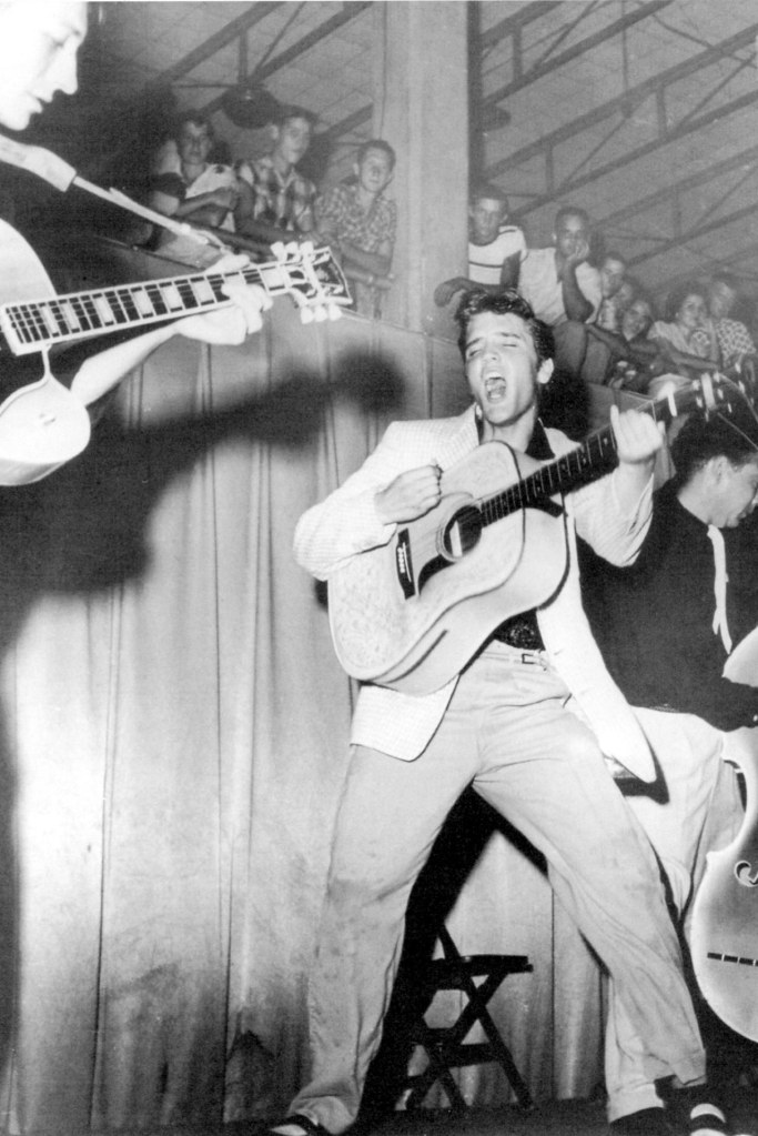 The uncropped version of William V. ‘Red’ Robertson’s concert image that made the front cover of Elvis Presley’s debut album. Copyright: William V. ‘Red’ Robertson/Robertson and Fresh. SINGLE USE ONLY