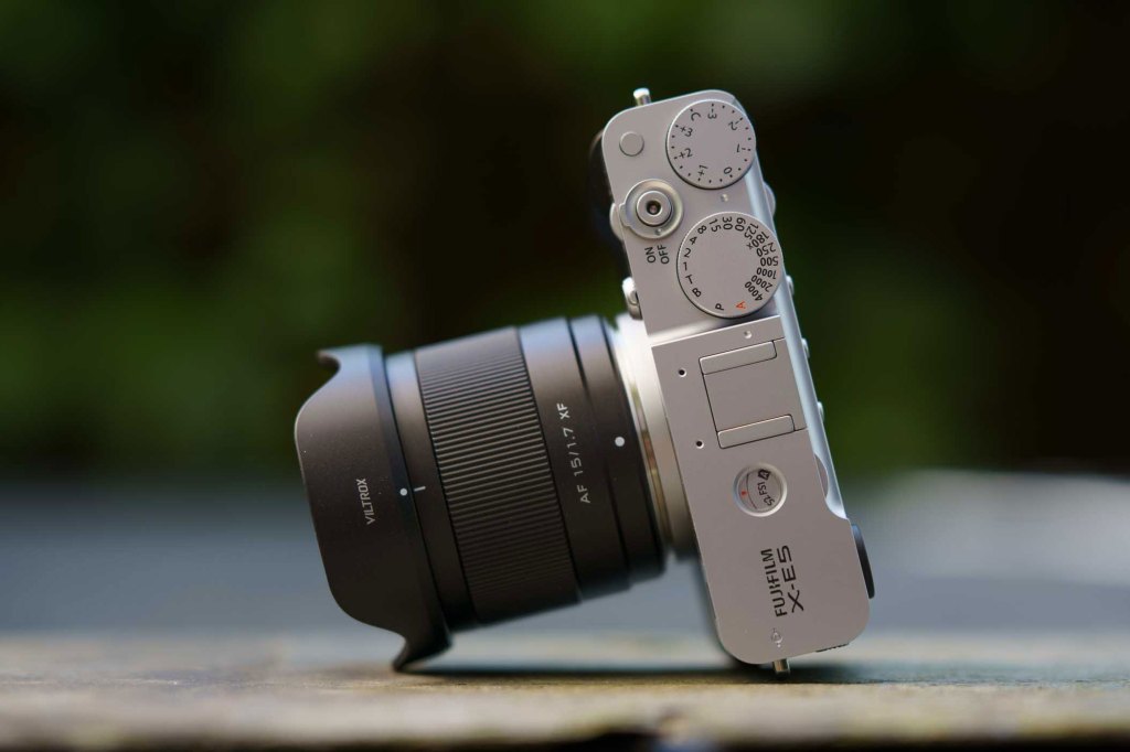 Viltrox AFf 15mm F1.4 Air lens bottom