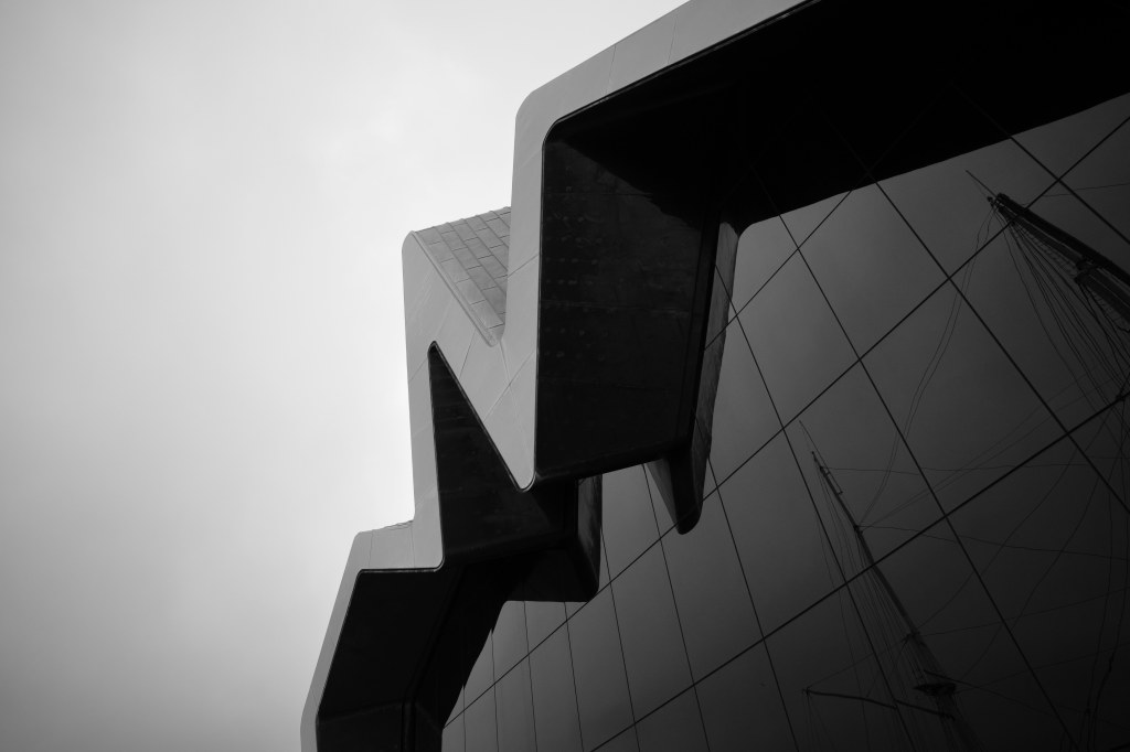 Viltrox AF 15mm F1.4 Air lens sample, black and white architecture
