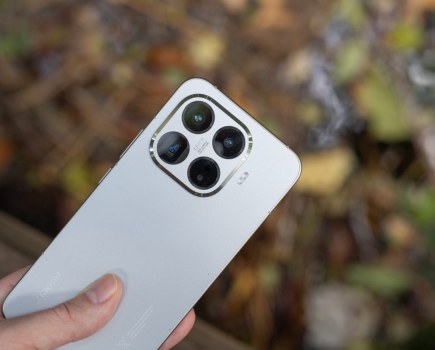 Xiaomi 15T Pro in hand