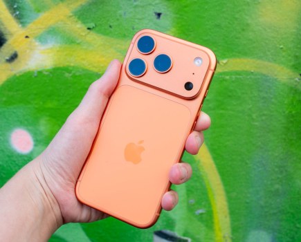 iPhone 17 Pro in hand