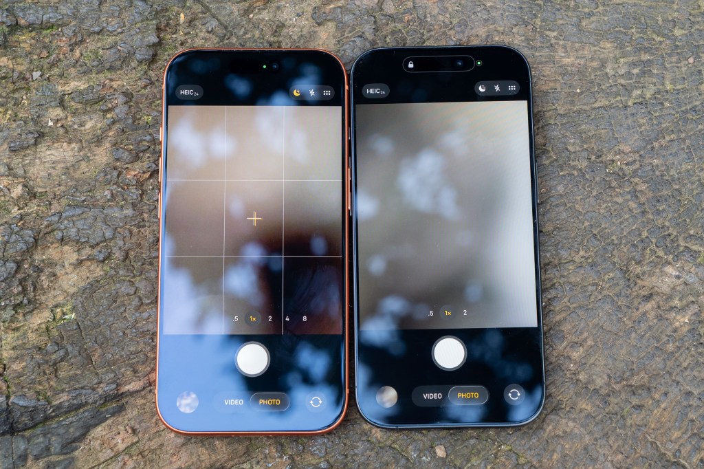 iPhone 17 Pro vs iPhone 17 side by side camera app