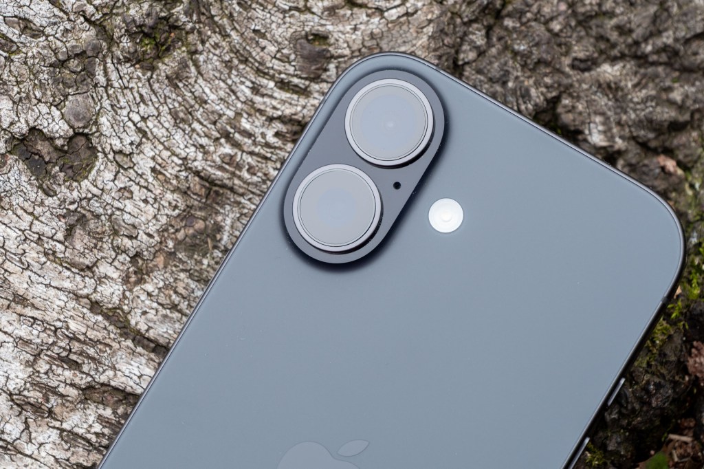 iPhone 17 main cameras