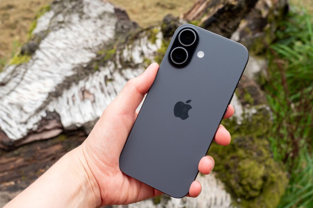 iPhone 17 in hand