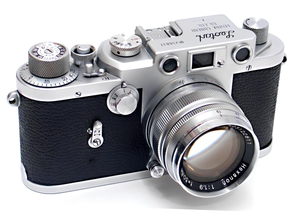Leotax F copy of the Leica IIIf (Picture courtesy of www.peterloy.com)