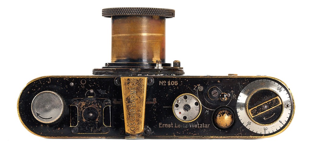 Barnack’s name, spelt incorrectly, on the top of the viewfinder of serial number 105 (Picture courtesy of Leitz Auction, Vienna)