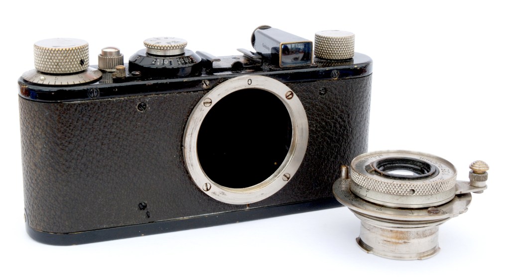 How, when interchangeable lenses were standardised on the Model C, the cameras were identified by an ‘O’ engraved on lens and mount