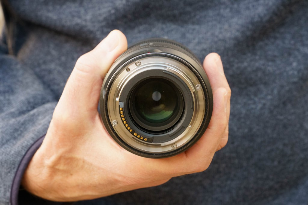 Canon R 85mm F1.4L VCM lens mount