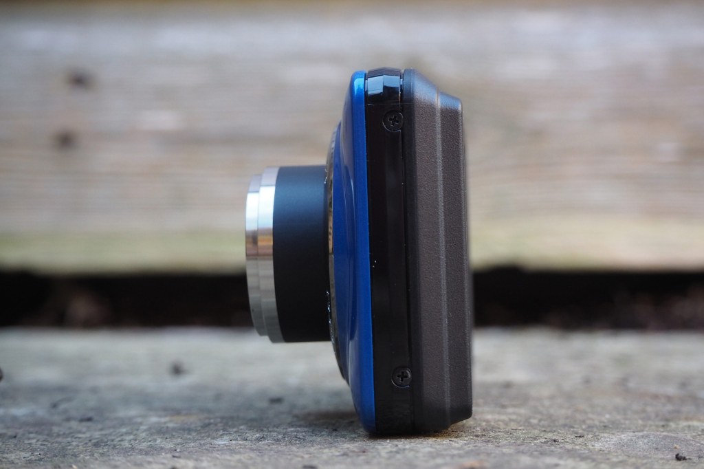 Kodak Pixpro FZ55 side view