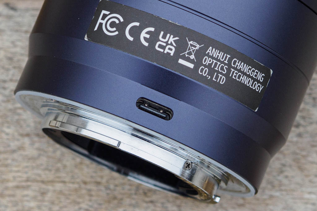 Laowa 180mm f/4.5 1.5x Ultra-Macro APO USB-C port