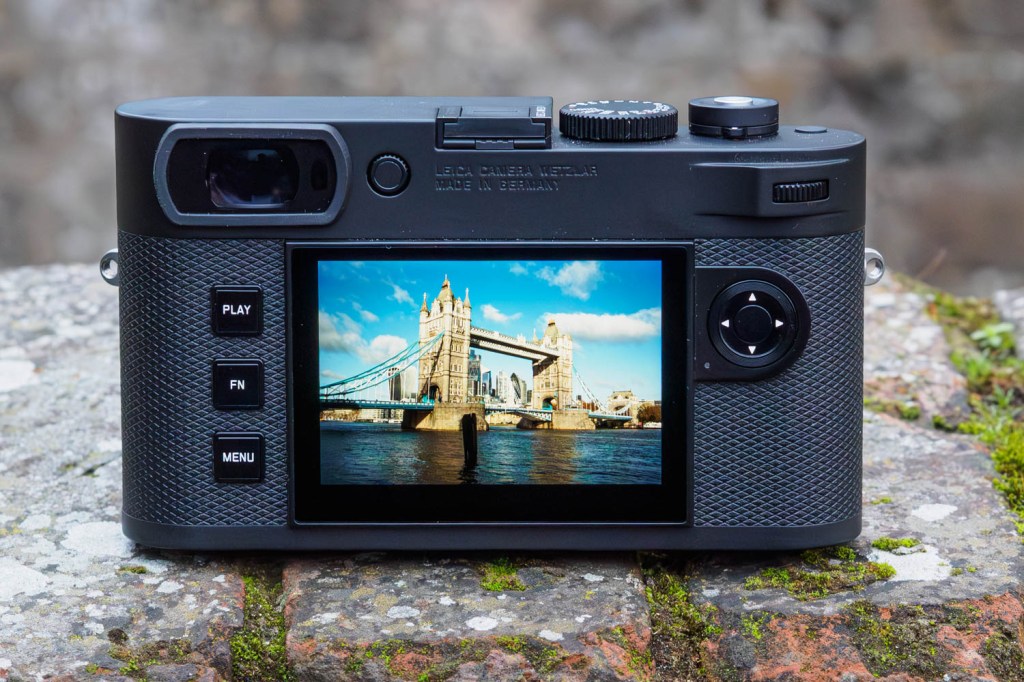 Leica M EV1 rear screen.