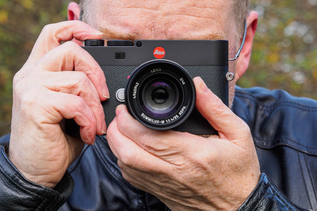Leica M EV1 in use. 