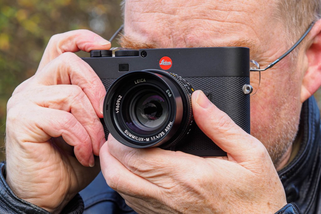 Leica M EV1 in use.