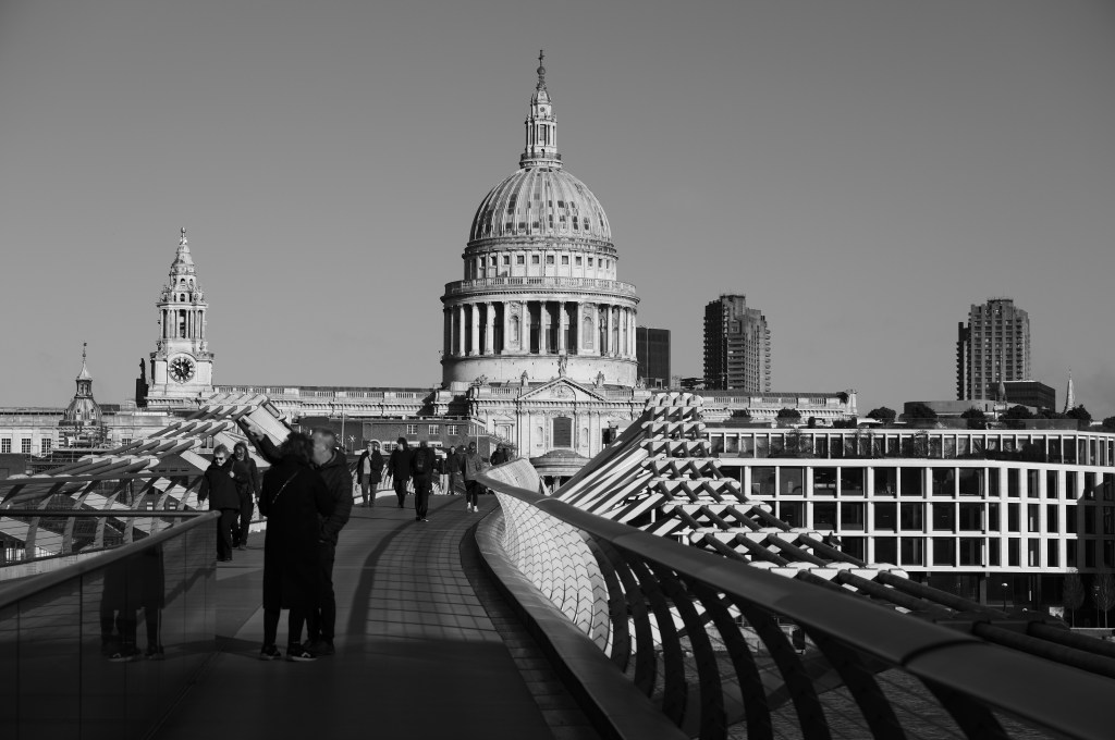 Leica M EV1 black & white JPEG St Paul's Cathedral sample image. 