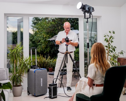 Neewer AS600B photography light