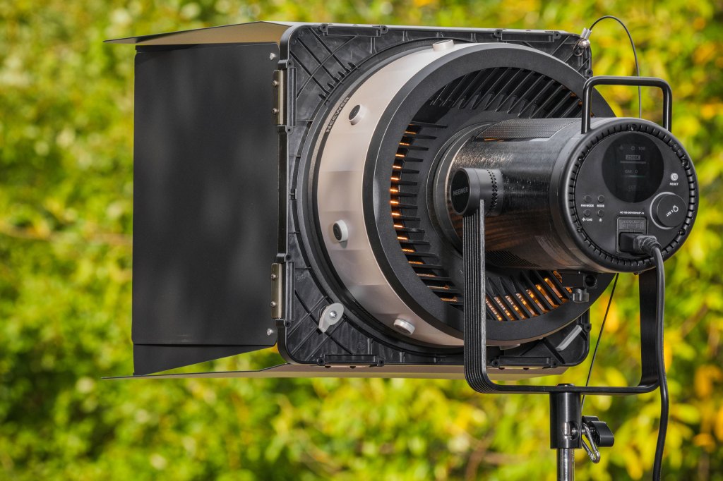 Neewer CSF10 cooling vents. 