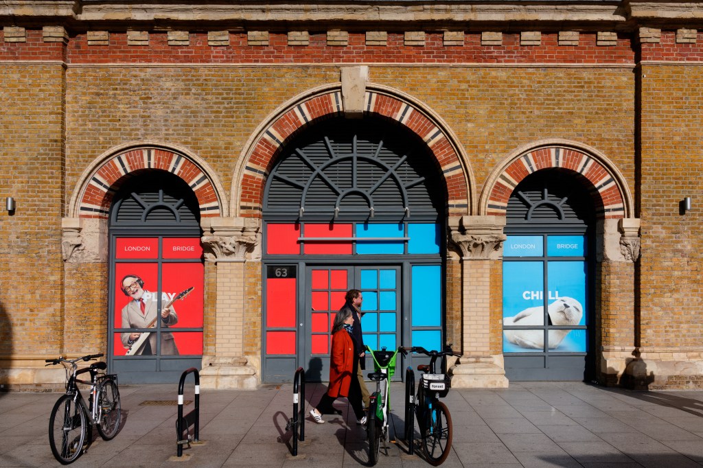 Sony RX1R III street photography sample image