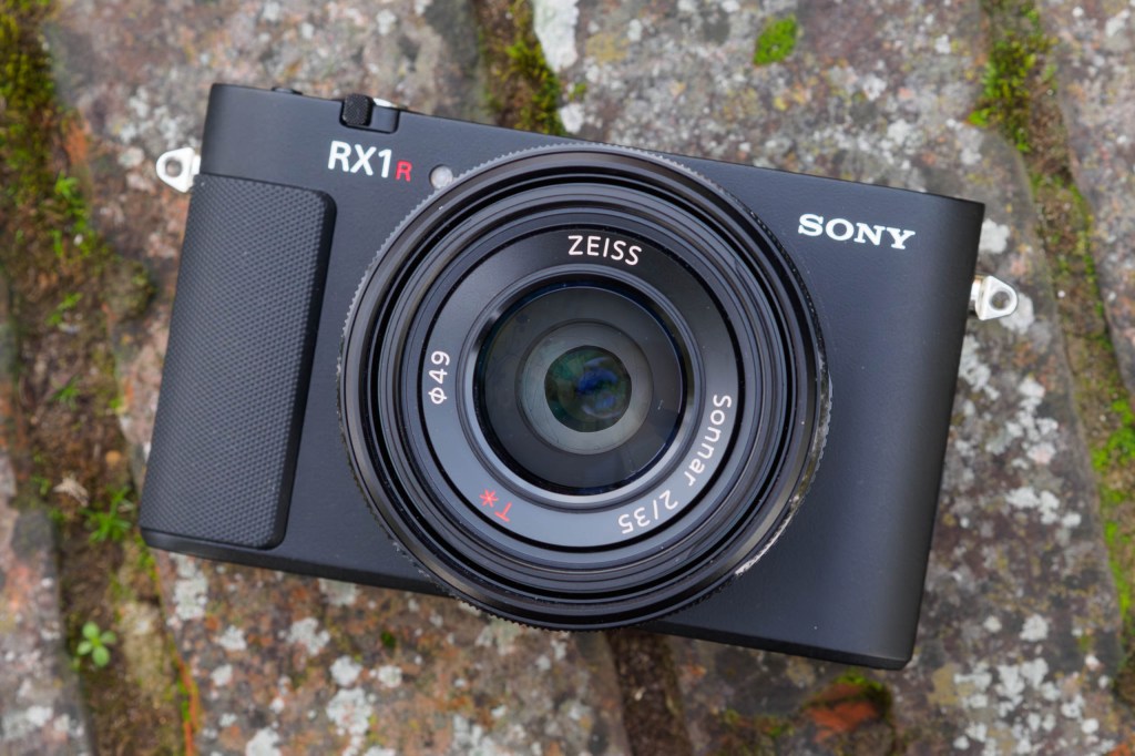 Sony RX1R III Zeiss Sonnar 35mm f/2 lens