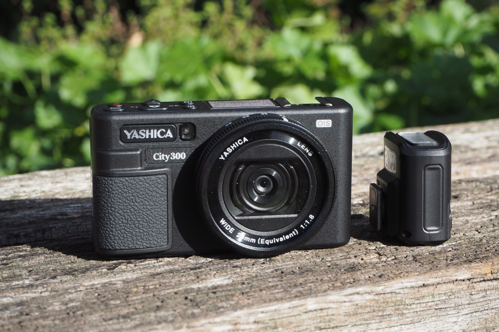 Yashica City 300 compact camera front