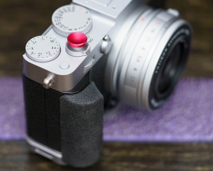 SmallRig L-Shaped Mount Plate with Silicone Handle for Fujifilm X-E5