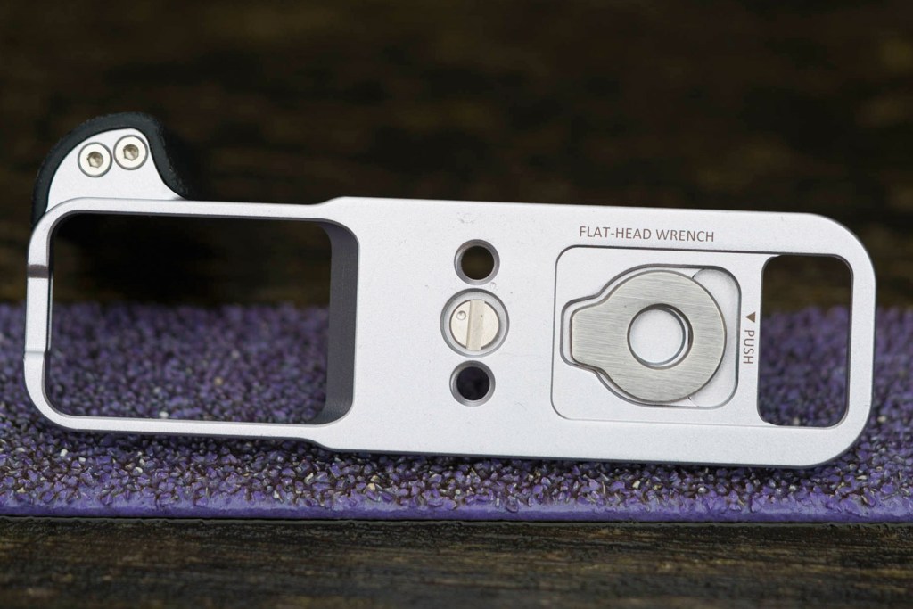 SmallRig L-Shaped Mount Plate with Silicone Handle for Fujifilm X-E5