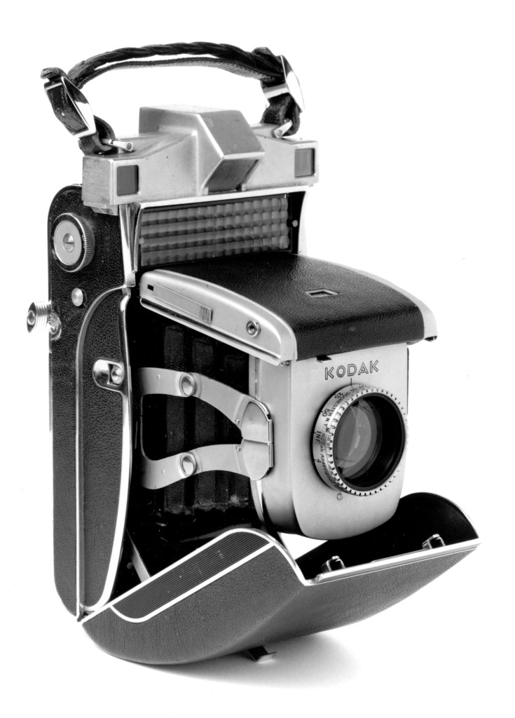 Super Kodak Six-20, first automatic exposure camera