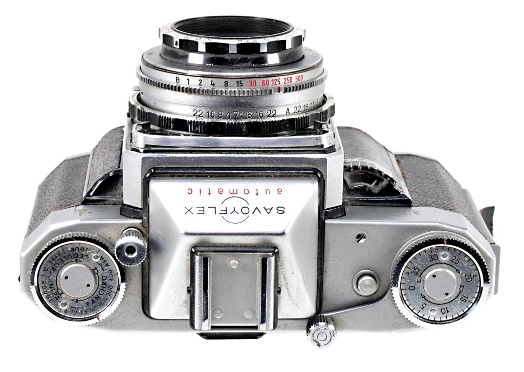 The Savoyflex Automatic from the top, showing the small aperture scale beside the lens