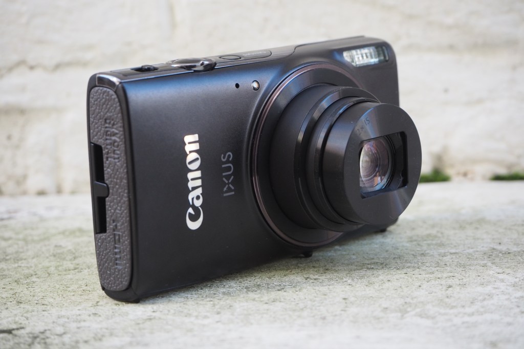 Canon IXUS 285 HS A. Image credit: Gavin Stoker