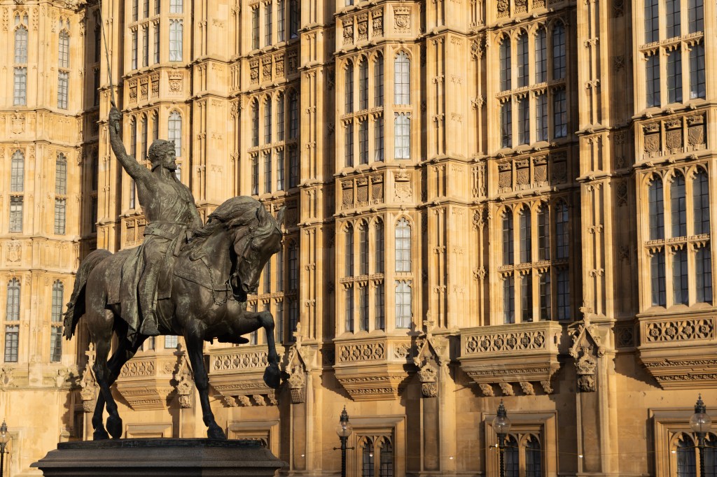 Canon EOS R6 Mark III Palace of Westminster sample image