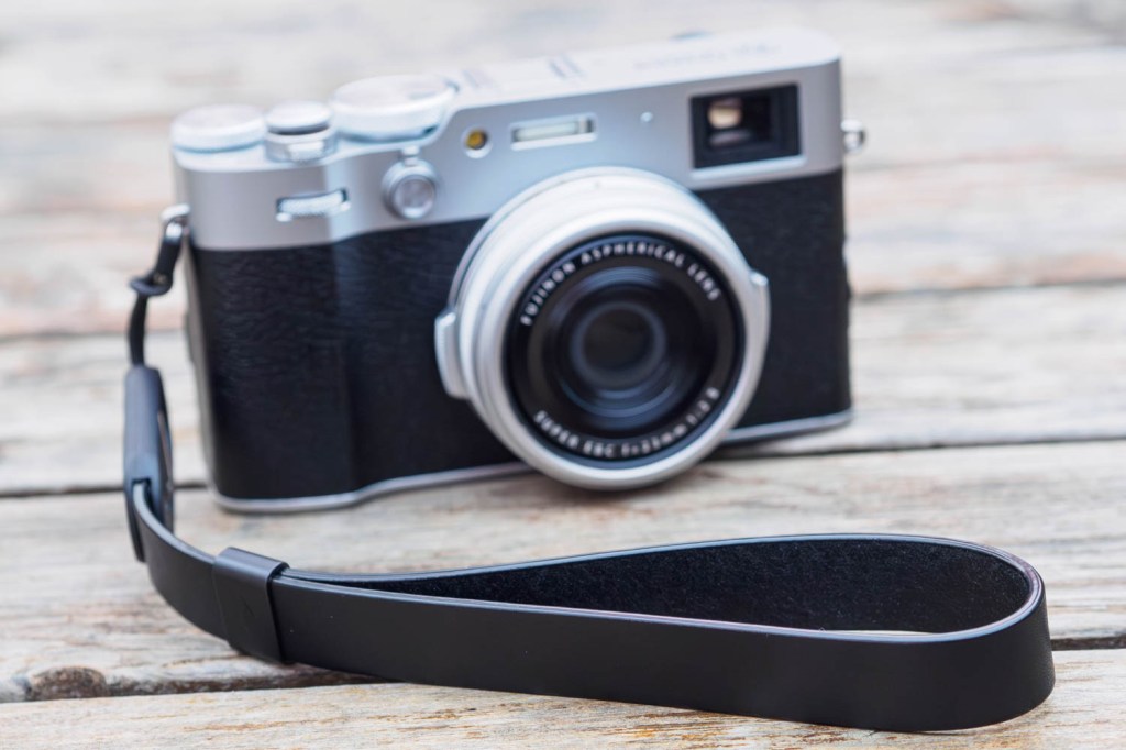 Peak Design Form wriststrap in Black Leather