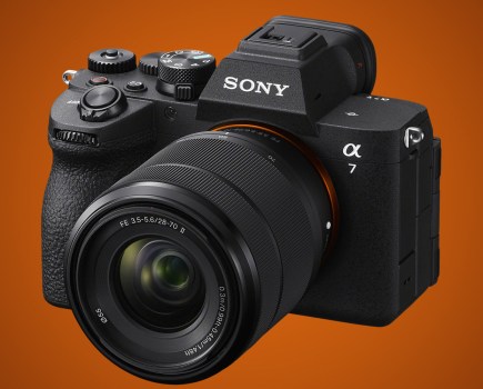 Sony FE 28-70mm F3.5-5.6 OSS II on the Sony A7 V.