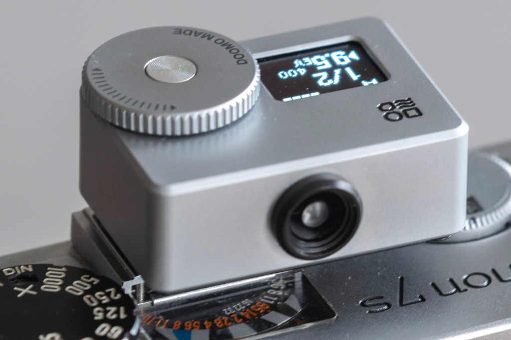 Doomo Made OLED light-meter. Image David Clapp
