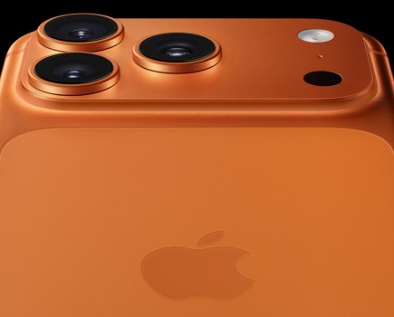iphone 17 pro.jpg: place near ‘telephoto zoom’ – “I’d like to see a telephoto lens move beyond the iPhone Pro”.