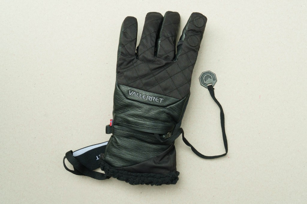 Vallerret Saga Women's gloves: zip pocket and tripod plate screwdriver. 