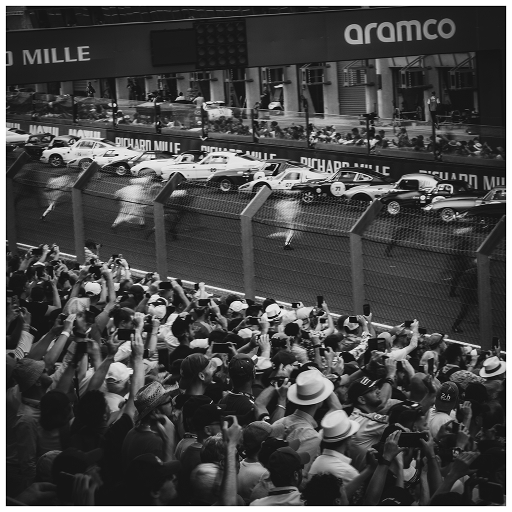 car racing at le mans