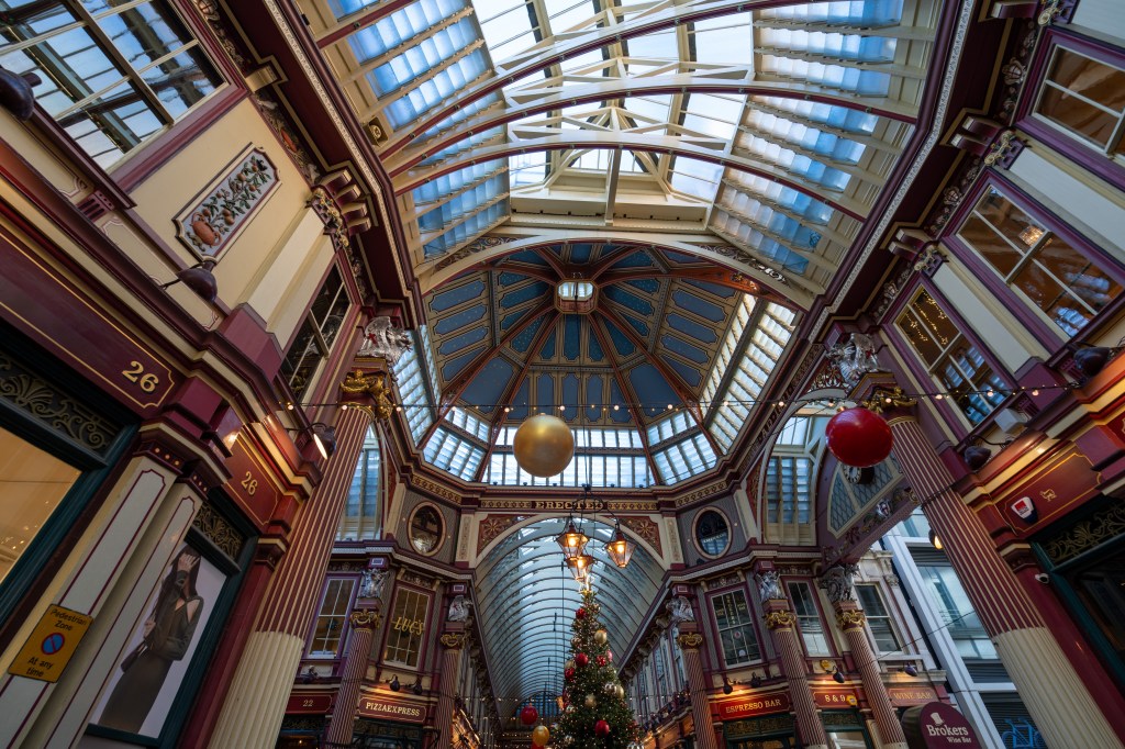 Viltrox AF 14mm f/4 Air Leadenhall Market sample image. 