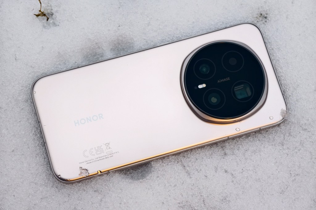 Honor Magic8 Pro - Rear. JW/AP