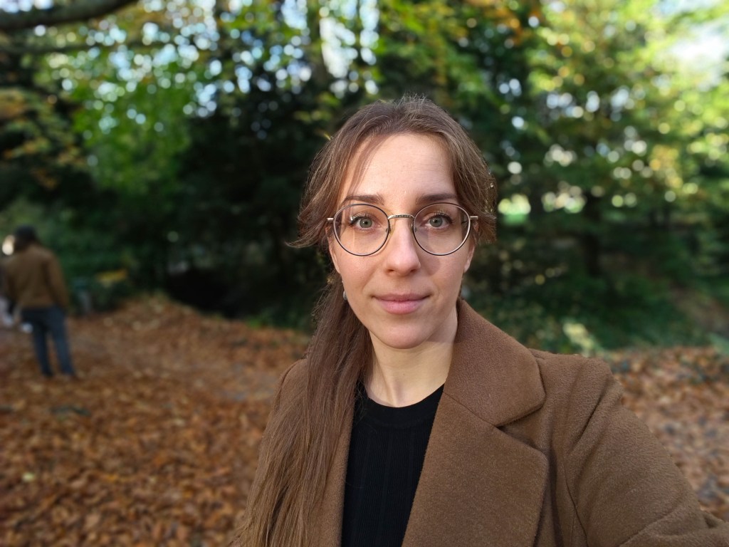 Motorola Edge 70 portrait mode selfie sample
