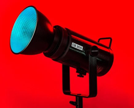 Neewer CB300C light