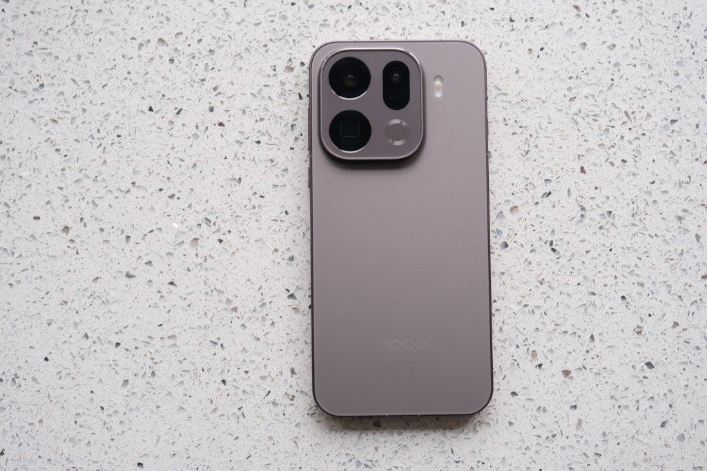 back of OPPO Find x9 pro